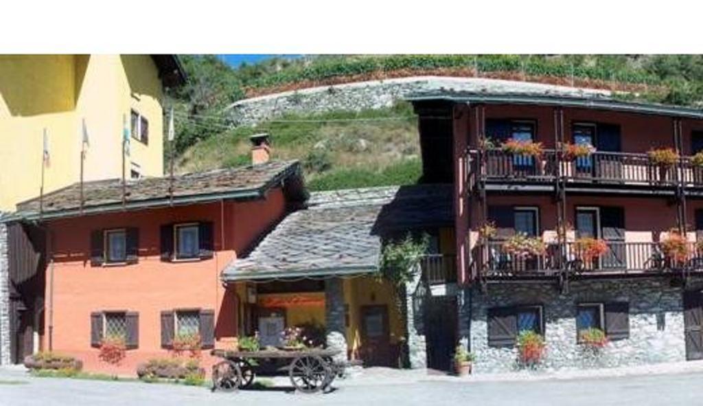 Hotel Veneriaz Nus Kültér fotó