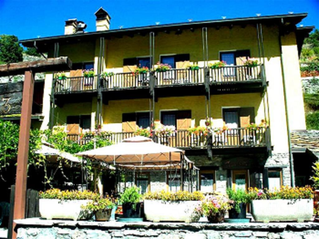 Hotel Veneriaz Nus Kültér fotó
