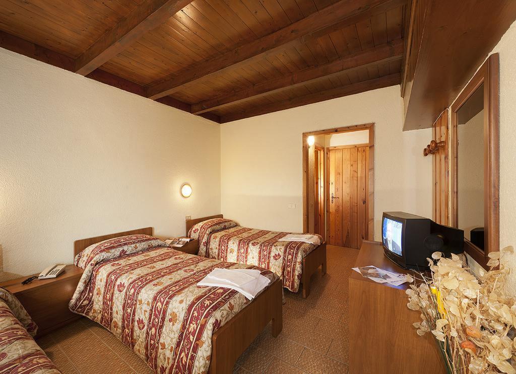 Hotel Veneriaz Nus Kültér fotó